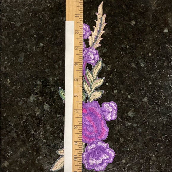 Floral heat set Appliqué PURPLE ROSES flowers vine rose EMBROIDERED set of 2 - Picture 3 of 4